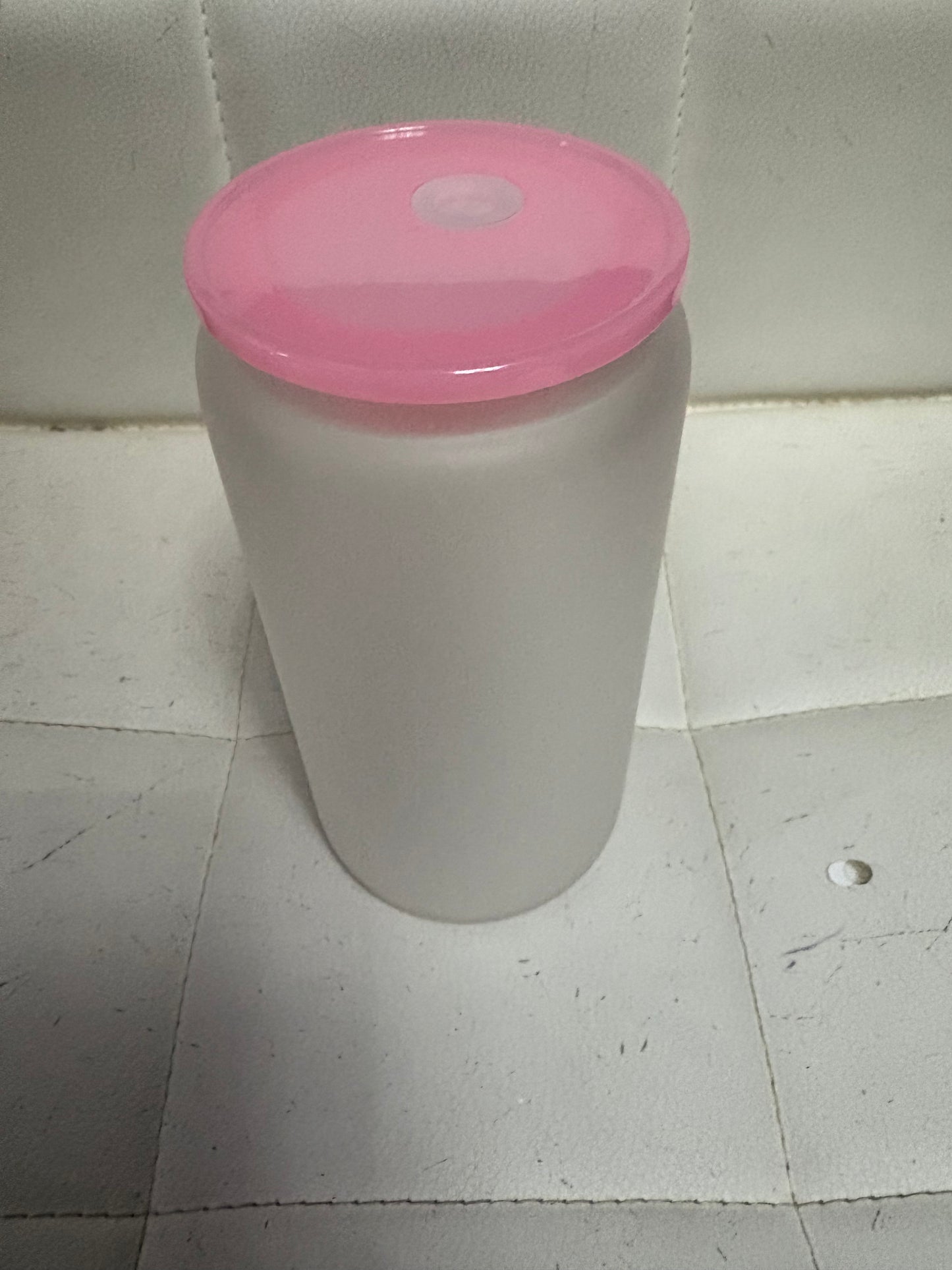 16 oz frosted glass cup with colored lid